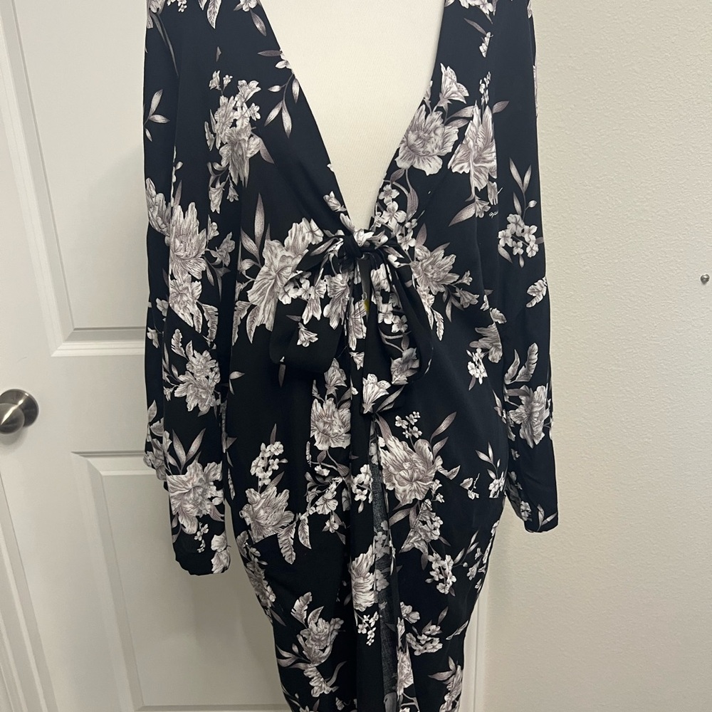 Spiritual Gangster Floral Black and White Wrap Kimono